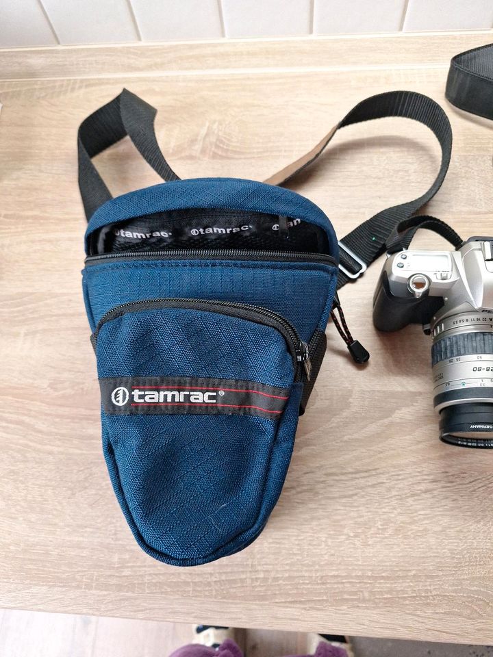 Pentax MZ7, plus Teleobjektiv und Tasche in Bergheim