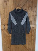 Handmade Hoodiekleid Sweatkleid Rolli Leo Kunstleder grau Gr. S Baden-Württemberg - Bisingen Vorschau