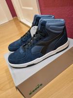 Hochgeschlossene dunkelblaue Sneaker Berlin - Reinickendorf Vorschau