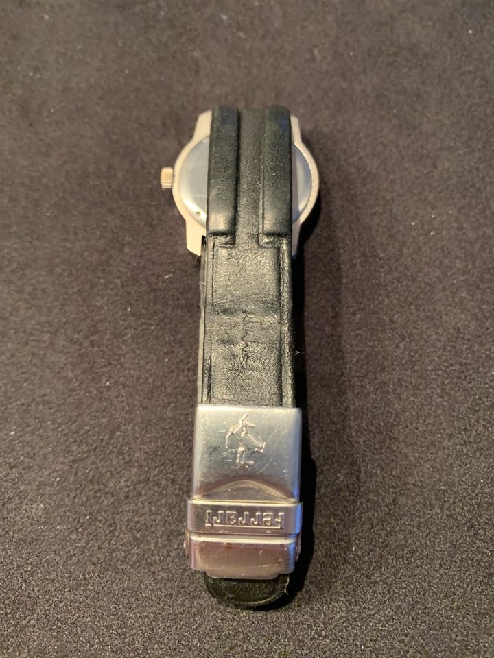 Ferrari Cartier Indy Uhr grau/schwarz Topp schön orig. Box in St. Wendel
