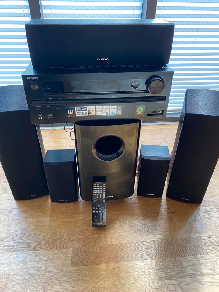 Onkyo  HT-R 693 Heimkinosystem in Potsdam