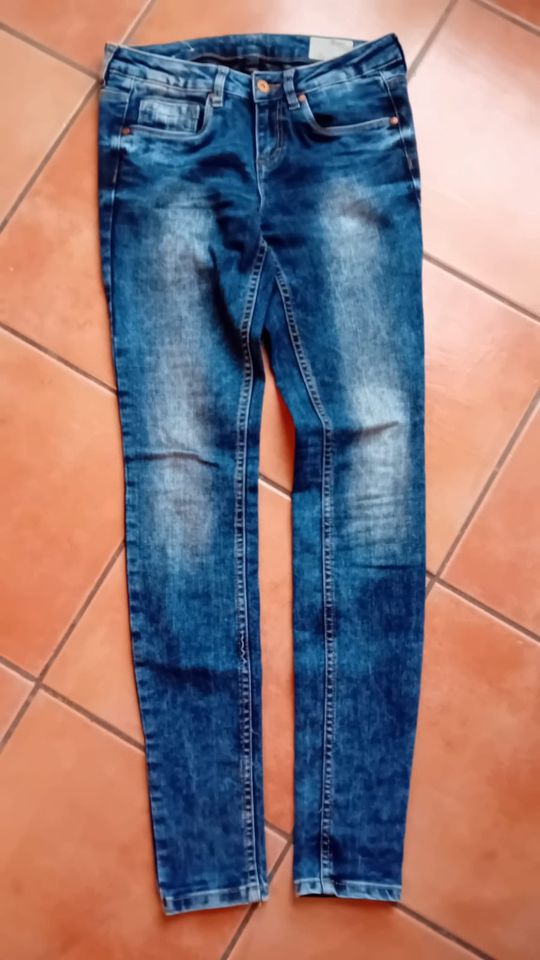 5 Jeanshosen, Jeans, Peanuts, Charlie Brown, Snoopy Hosen in Schiffweiler