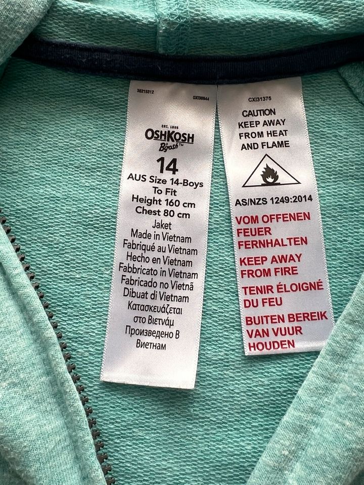 Sweatjacke von Oshkosh, neuwertig, 160 in Garching b München