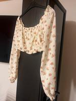 NA-KD Schulterfreies Crop Top Bluse Puffärmel Langarm Weiß Blumen Nordrhein-Westfalen - Bedburg Vorschau