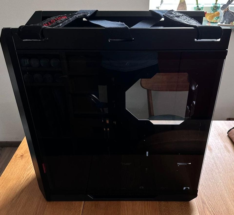 ASUS ROG Strix Helios GX601 - Top Zustand! in Regensburg