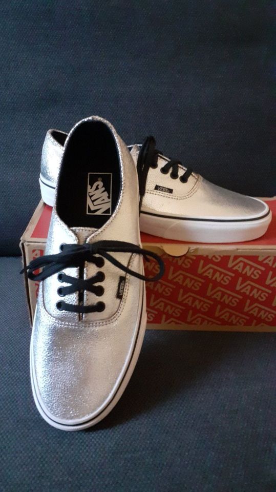 Vintage Vans Authentic Decon Silver Metallic Black 9,5 / 42,5 in Berlin -  Neukölln | eBay Kleinanzeigen ist jetzt Kleinanzeigen