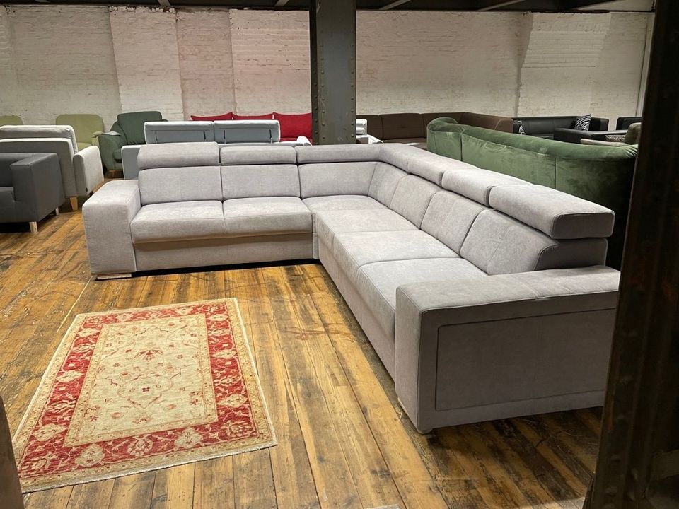 Ecksofa mit Kopfteilverstellung - 325/265 cm - Neu & Bequem Grau in Hamburg