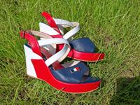 Tommy Hilfiger Sandaletten Gr 38 Plateau,  wie neu Nordrhein-Westfalen - Wesel Vorschau