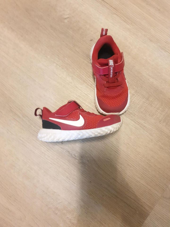 Nike Kinder Schuhe gute Zustand in Mönchengladbach