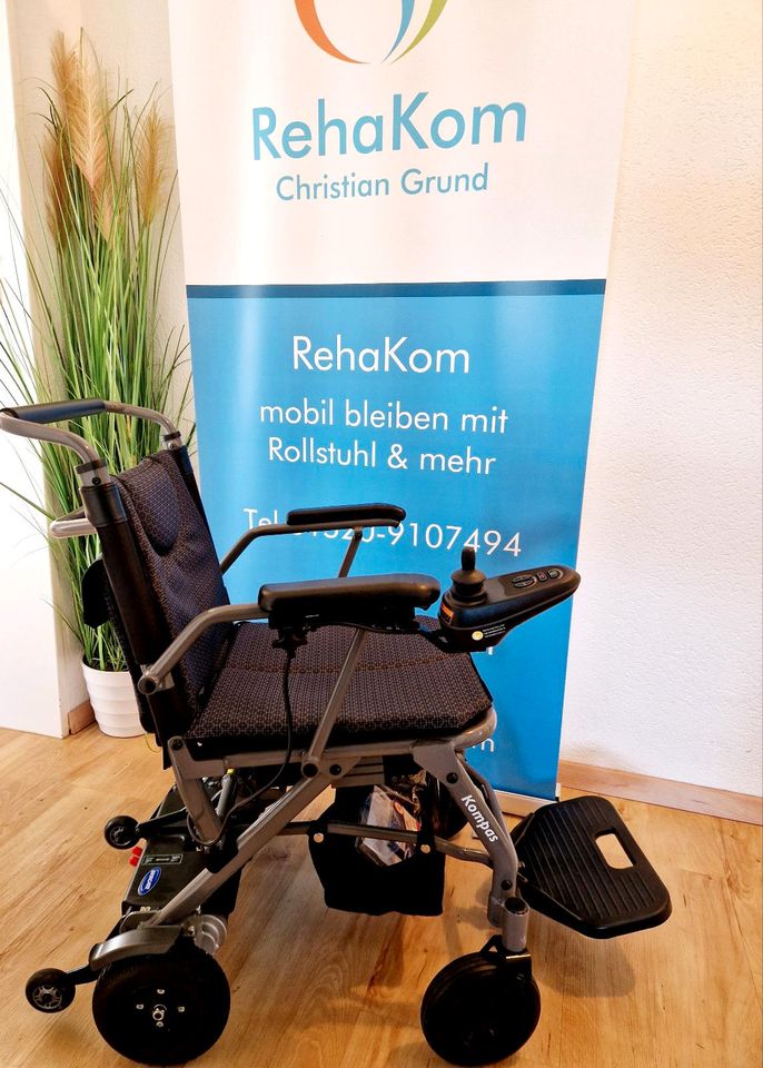 NEUWARE Invacare Kompas Elektrorollstuhl faltbar Reiserollstuhl in Stockach