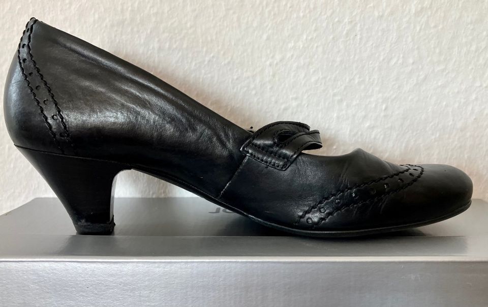 Damenschuhe Gabor Gr. 37,5 Absatzhöhe 5 cm schwarz Leder in Taunusstein