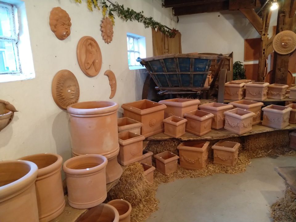 Terracotta Töpfe 20€ Figuren Garten 10€ Beton Skulpturen 50€ Kübel Blumen Planzgefäße Deko in Ganderkesee