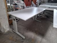 Schreibtisch Hammerbacher Dekor weiß 160x80 cm, 1 Stück Frankfurt am Main - Ostend Vorschau