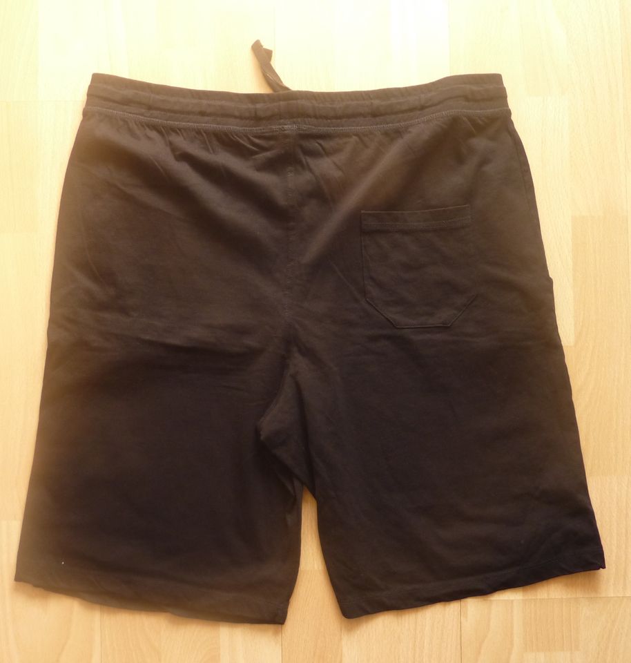 2 Shorts Grösse XL blau  schwarz neuwertig in Lahr (Schwarzwald)
