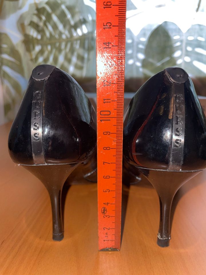 Guess Pumps, Lackleder, 35, 7cm Absatz in Bergisch Gladbach