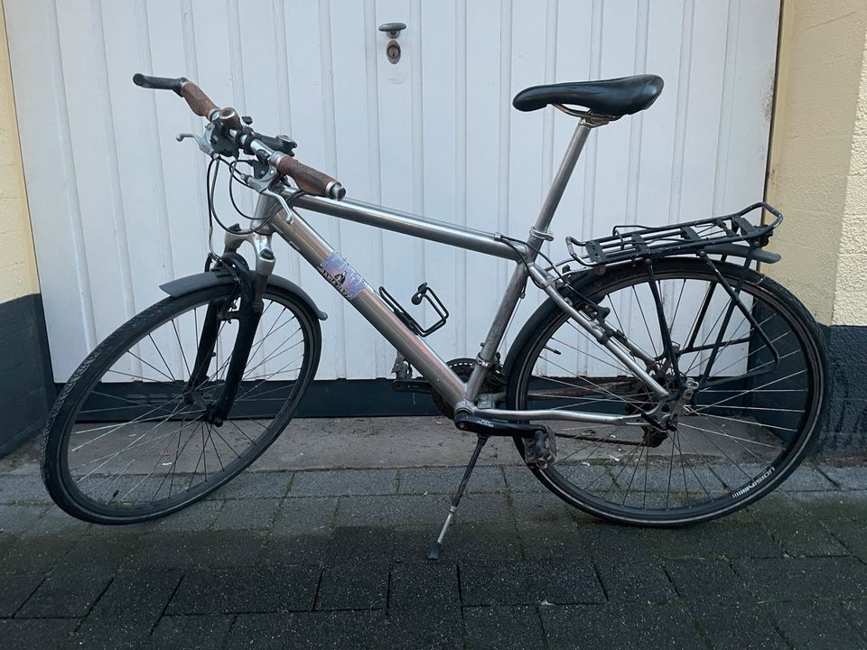 Fahrrad/Crossbike (28 Zoll) in Köln