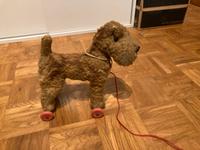 Antiker Ziehhund, DDR, stark gebrauchter Zustand. Niedersachsen - Nörten-Hardenberg Vorschau