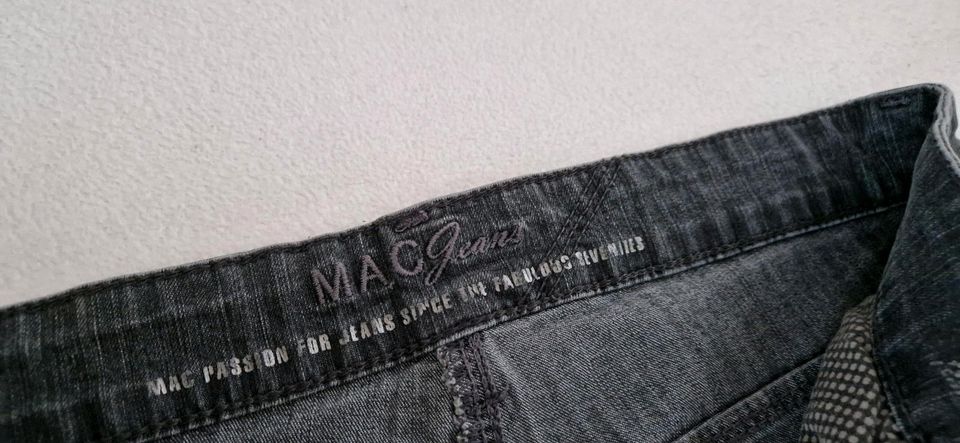 1 Damen-Jeans Gr.40 von MAC in Freiburg im Breisgau