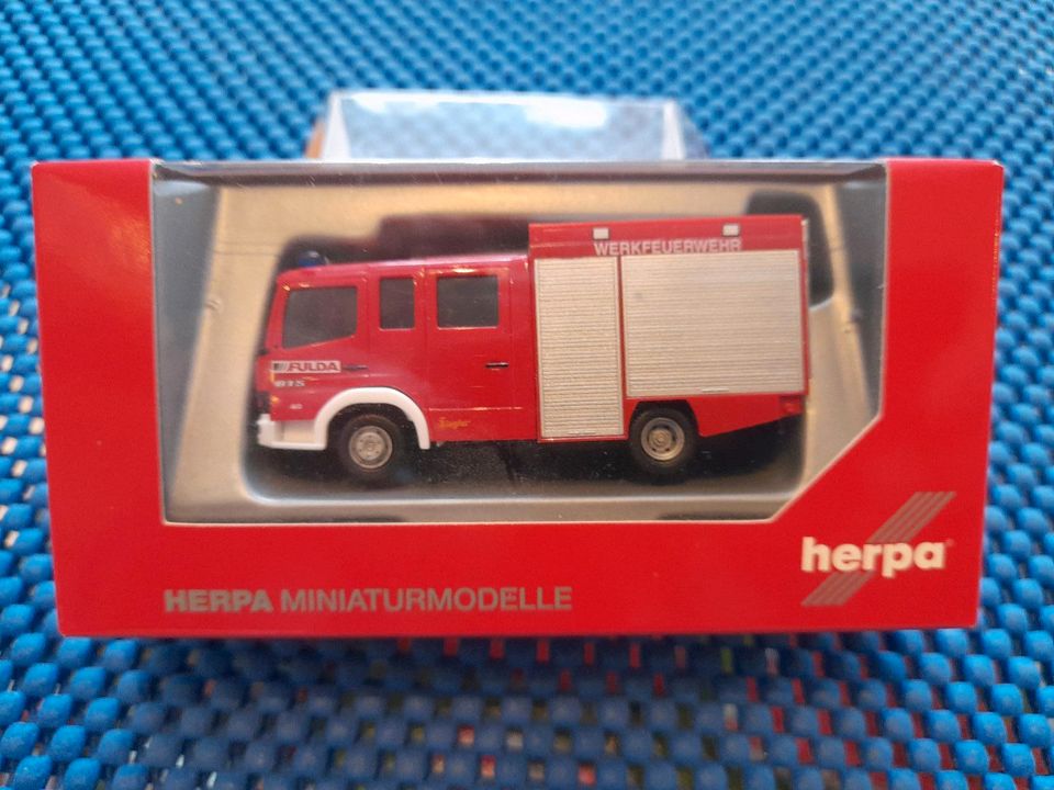 Herpa 048972 MB Atego LF Werksfeuerwehr Fulda in Hannover