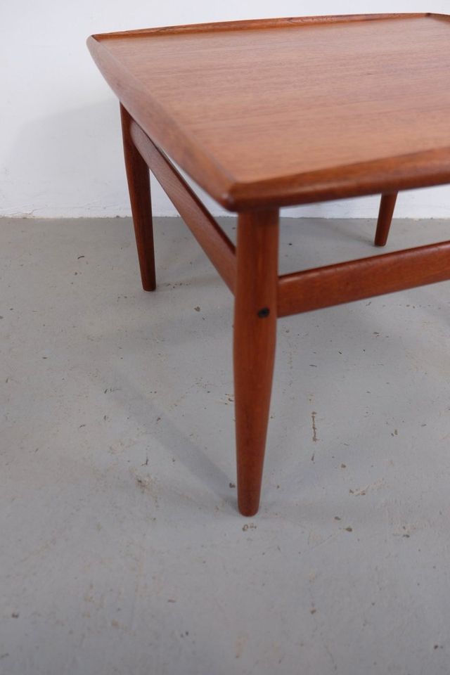 Mid Century 60er 70er Couchtisch Beistelltisch GRETE JALK Teak in Gießen