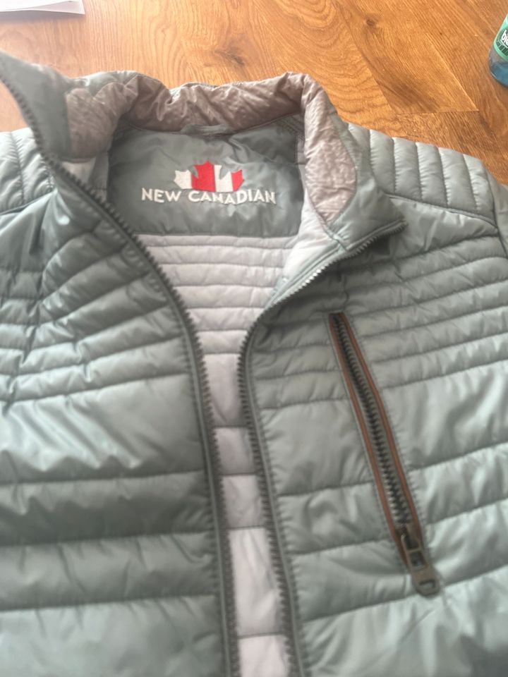 New Canadian Jacke leichte Steppjacke hellgrün in Edewecht