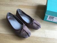 Clarks Freckle Face Gr. 38 braun lila Gr. 5 Ballerinas Rheinland-Pfalz - Emmelshausen Vorschau