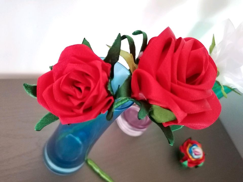 Rosen aus Schleifenband (handmade) in Schloß Holte-Stukenbrock