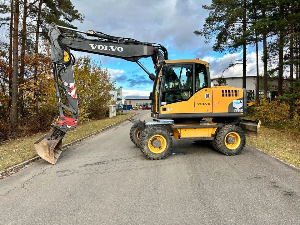 Volvo EW 140 C Mobilbagger in Amberg