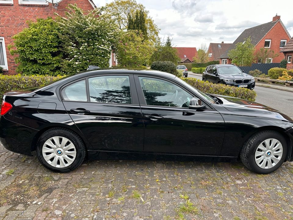 BMW F 30 318 d in Papenburg