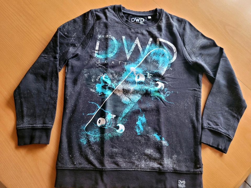 Sweatshirt mit Skateraufdruck Gr. XS / S in Hillerse