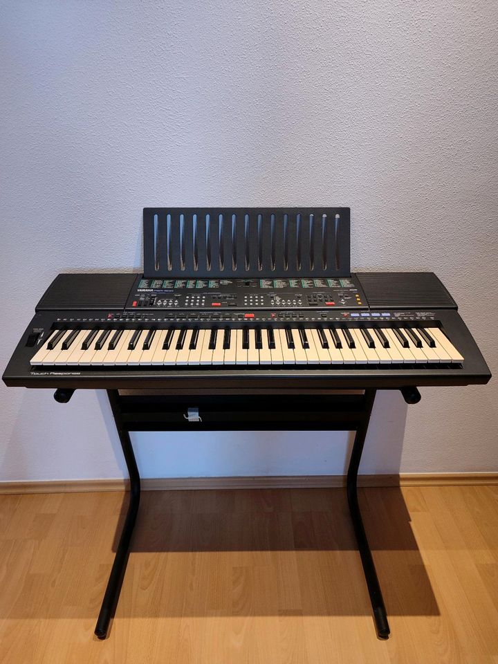 YAMAHA Elektro Keyboard PSR 500 in Berlin