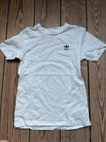 Adidas T-Shirt weiß, schwarzes Logo 9/10 Jahre Altona - Hamburg Ottensen Vorschau