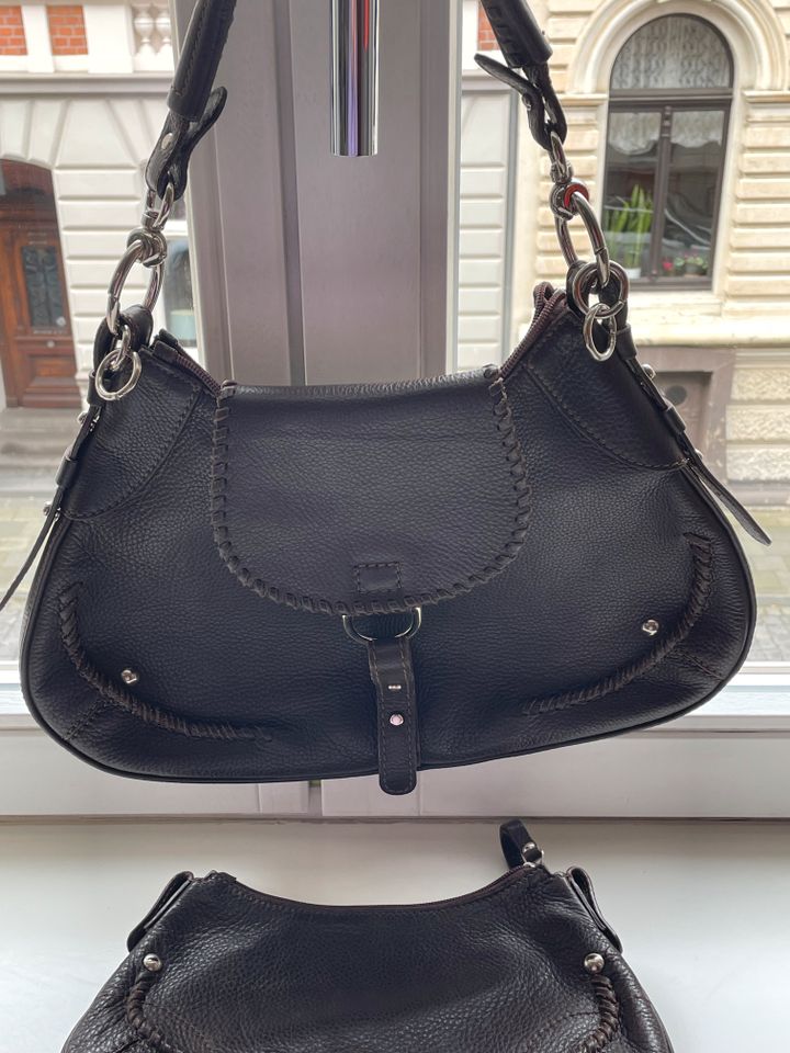 Coccinelle tolle Handtasche aus Leder, dunkelbraun, Two in One in Neuss