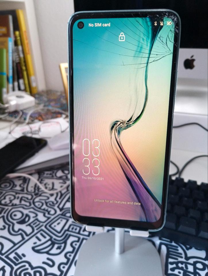 Smartphone Oukitel, Displayschaden, Funktionsfähig. in Wilhelmshaven