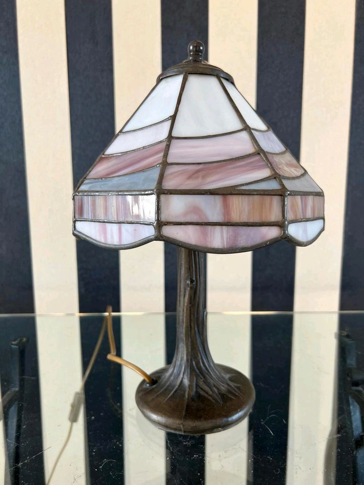 Tiffany-Lampe Tischlampe in Halstenbek