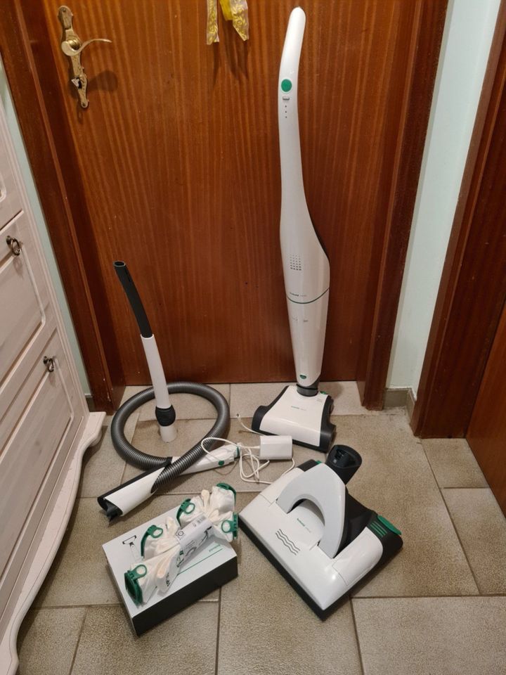 Vorwerk Kobold VB100 Akku-Staubsauger, viel Zubehör in Schleswig-Holstein -  Glinde | Staubsauger gebraucht kaufen | eBay Kleinanzeigen ist jetzt  Kleinanzeigen