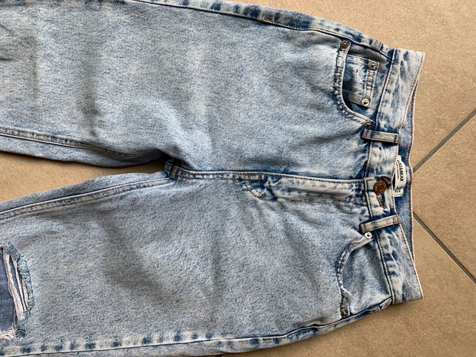 Top-Pull&Bear Jeans Gr.34-destroyed Look in Oberriexingen