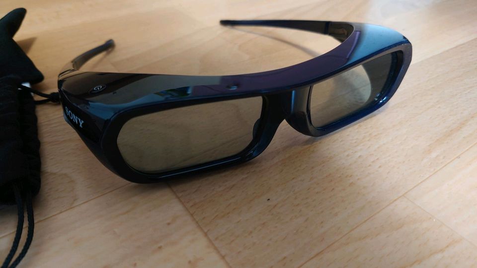 2x Sony TDG-BR250B 3D Active Shutter Brillen in Kamenz