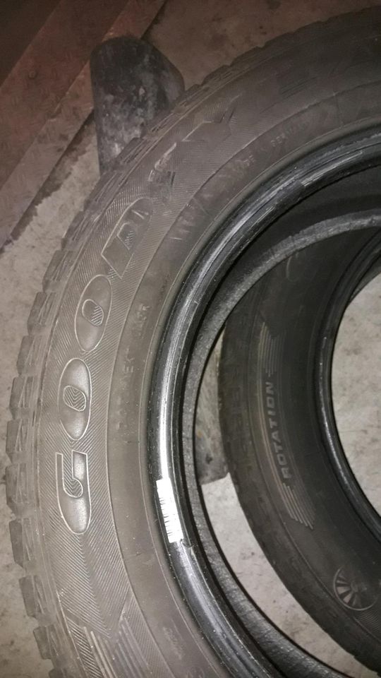 2 Goodyear 215/60R17 96V Allwetter in Hechingen