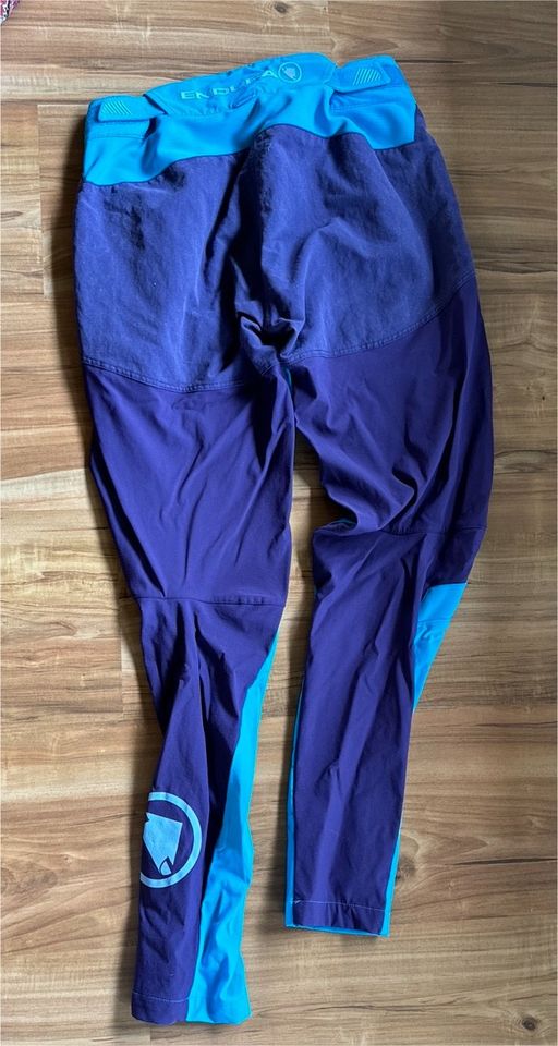 Endura  Hose Burner MT 500 blau / violett in Nesselwang