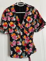 Zara Bluse Wickelbluse schwarz bunt Blumen L 40 Berlin - Mitte Vorschau
