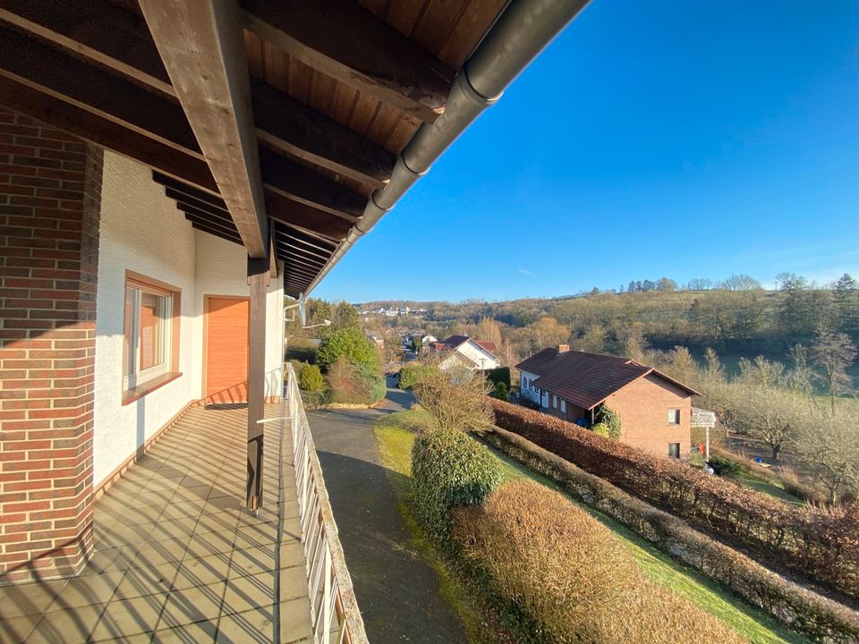 Einfamilienhaus mit Einliegerwohnung -  Panoramablick, ruhige Lage und viel Platz in Bitburg