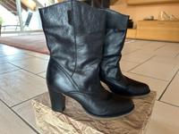 ESPRIT edc Leder Stiefelette schwarz mit Absatz Gr. 40 wie NEU Saarland - Dillingen (Saar) Vorschau