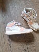 Jordan 1 mittelhoch Mailand Nike Sneaker Turnschuhe Hessen - Wetzlar Vorschau