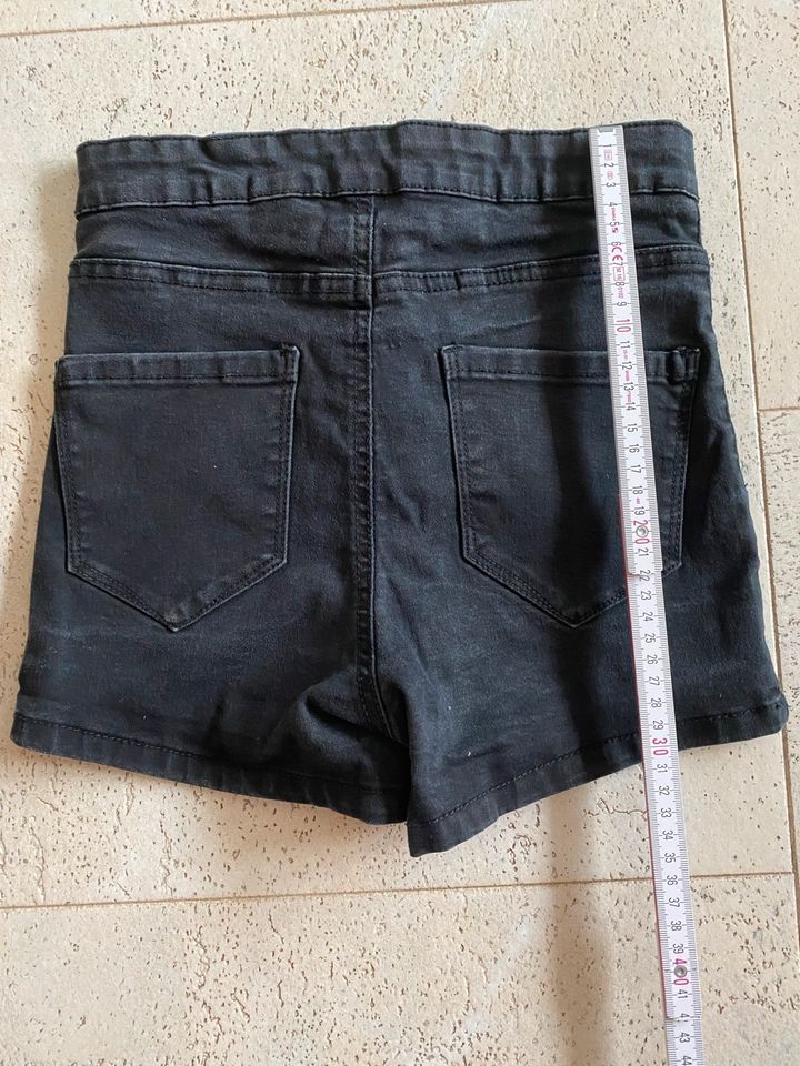 Jeans Shorts für Mädchen in Gr 140-146 in Neuenkirchen