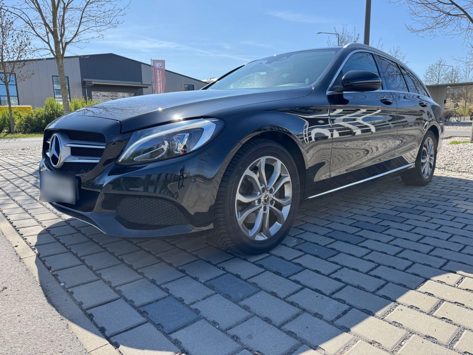 Abbildung des Autos Mercedes-Benz Mercedes C…