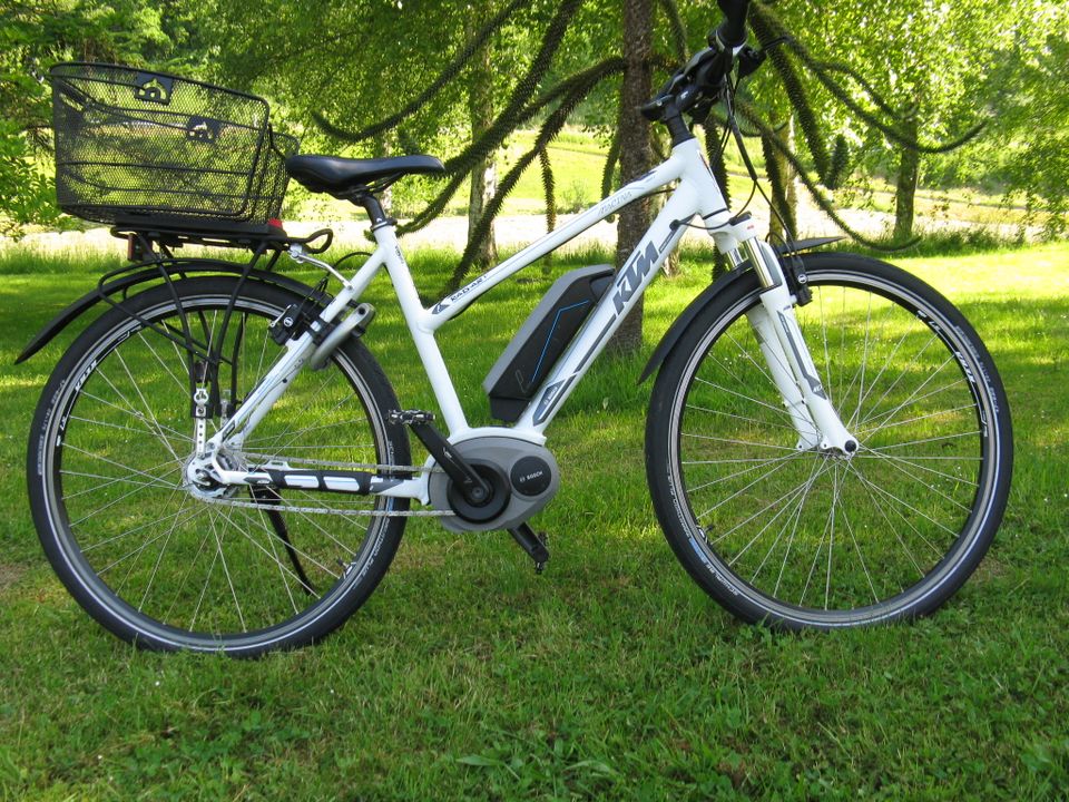 KTM Machina CROSS 8 E-BIKE / Pedelec unisex Rahmenhöhe 51cm in Heiligenberg