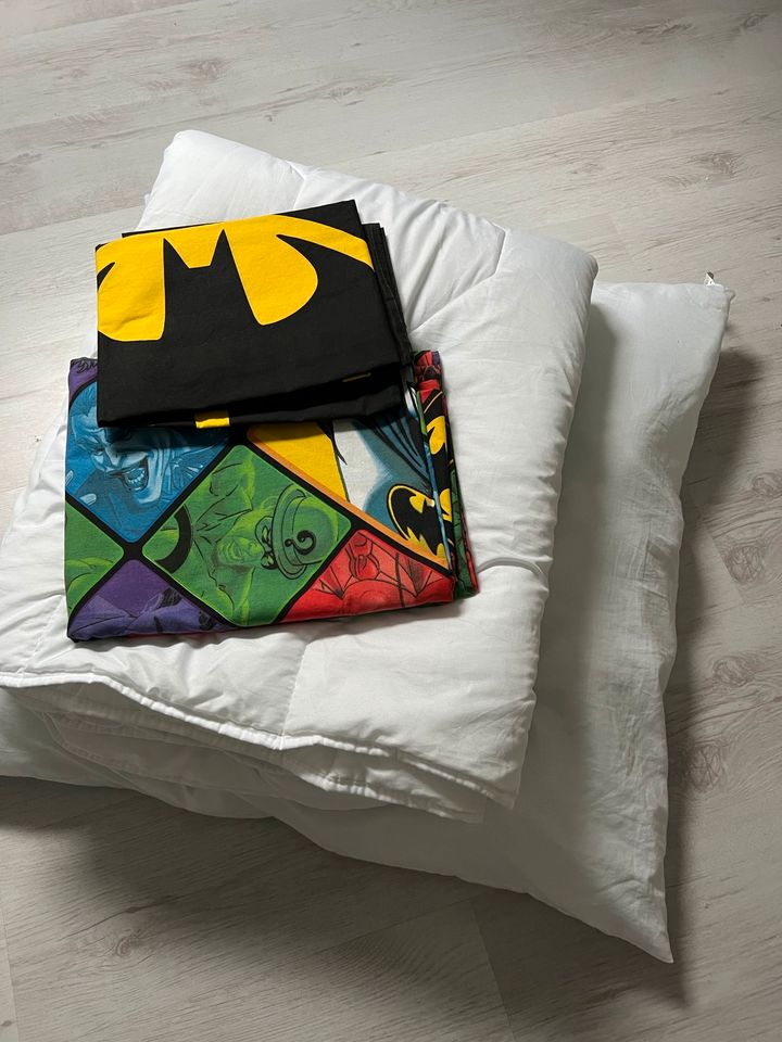 Bettwäsche Batman + Decke und Kissen in Tuttlingen