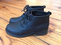 neue Clarks, Boots, 38, schnürschuhe, leder , schwarz, stiefel Friedrichshain-Kreuzberg - Friedrichshain Vorschau