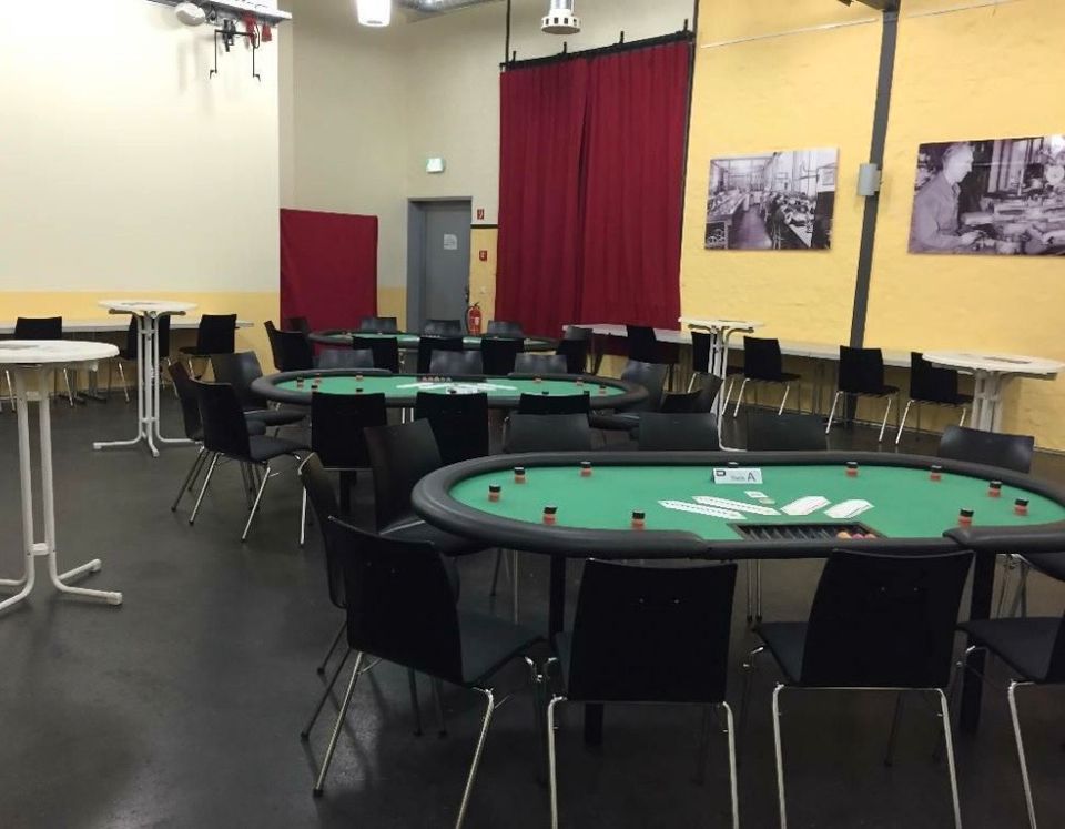 Croupier - Dealer mieten - buchen - Poker - Roulette - Black Jack in Wipperfürth